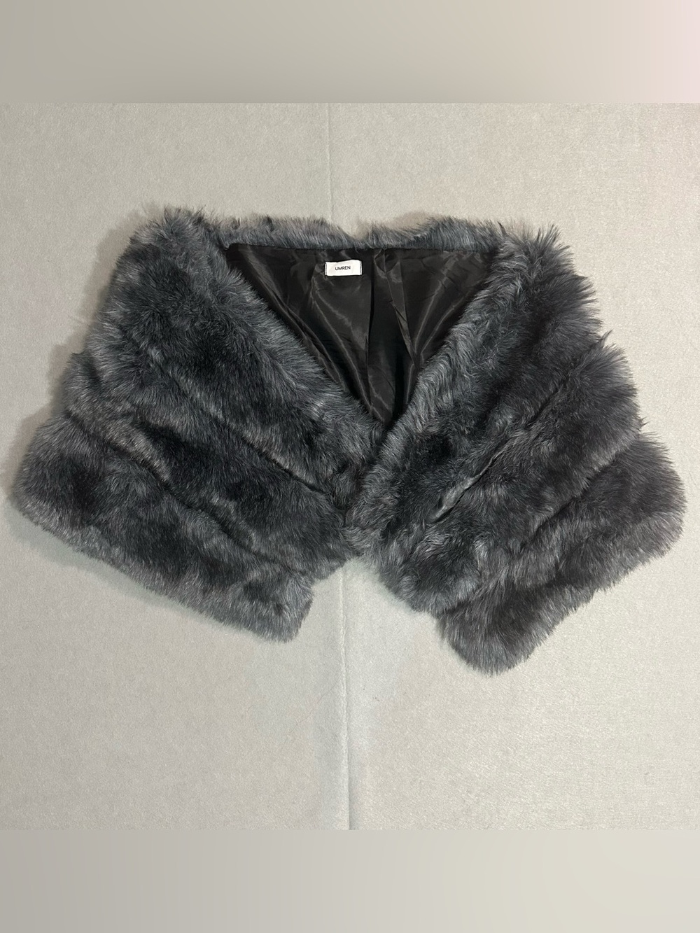 LANE BRYANT Charcoal Gray Faux Fur Capelet